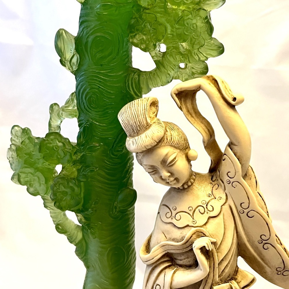 Resin Jade & Ivory-like Geisha Statue with Tree, On Base, Vintage EUC - Picture 12 of 12